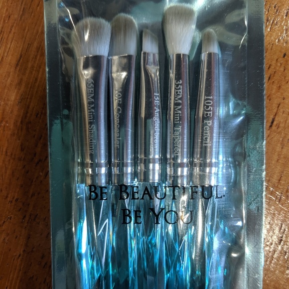 F.A.R.A.H BRUSHES 5 Piece Brush Set - Picture 2 of 2